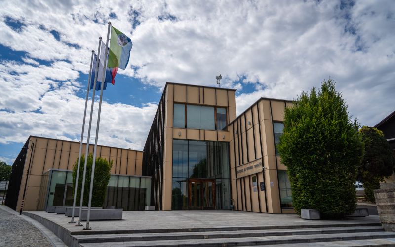 sveti-jurij-ob-ščavnici, kulturno-in-upravno-središče