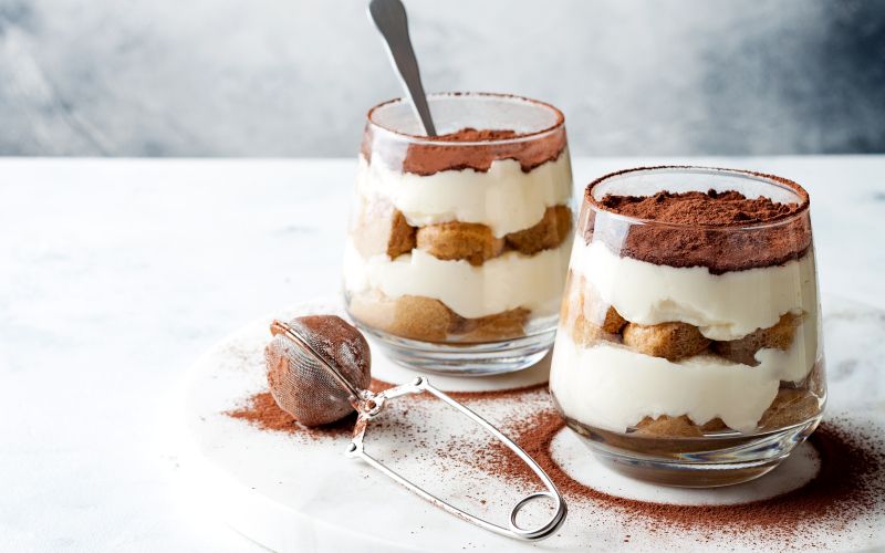 tiramisu v kozarcu