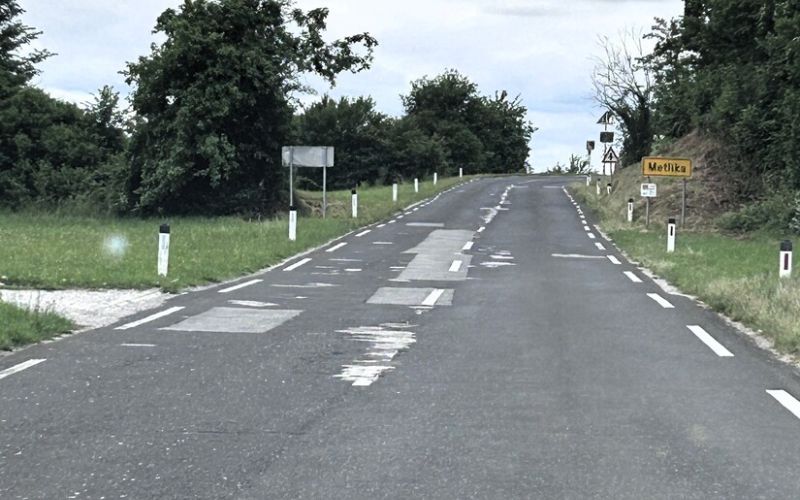 Cesta med Metliko in Svržaki bo po prenovi bolj varna