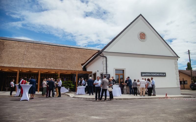 sončno-polje, tešanovci, butični-turizem, hotel, odprtje, turizem