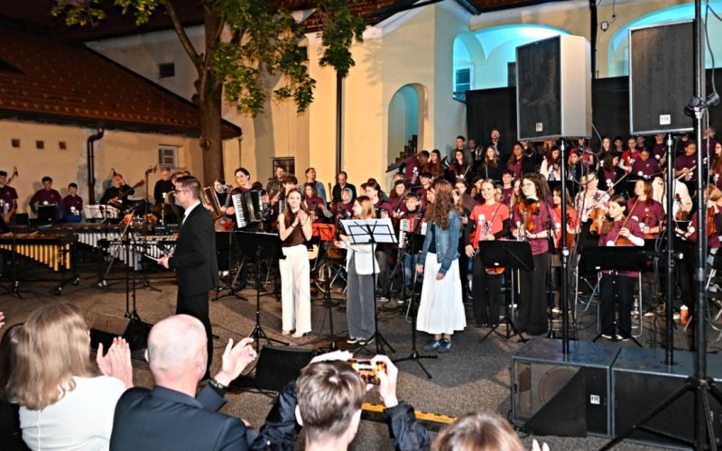 glasbena-sola-gornja-radgona, vecer-v-mestu