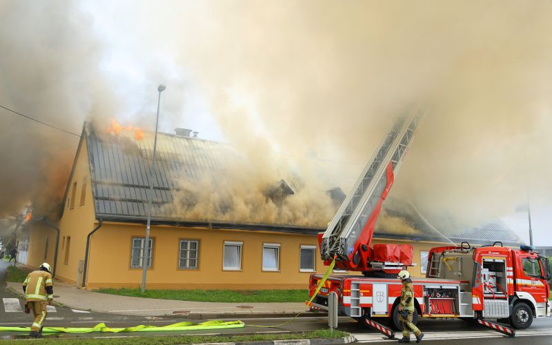 pozar, pozar-ormoska-ptuj, gasilci, gasenje