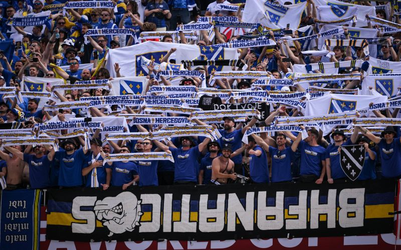 bosna hercegovina navijaci.jpg
