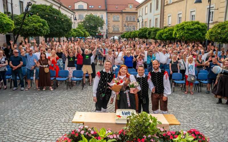 Vihar praznoval 20 let glasbe, prijateljstva in hvaležnosti