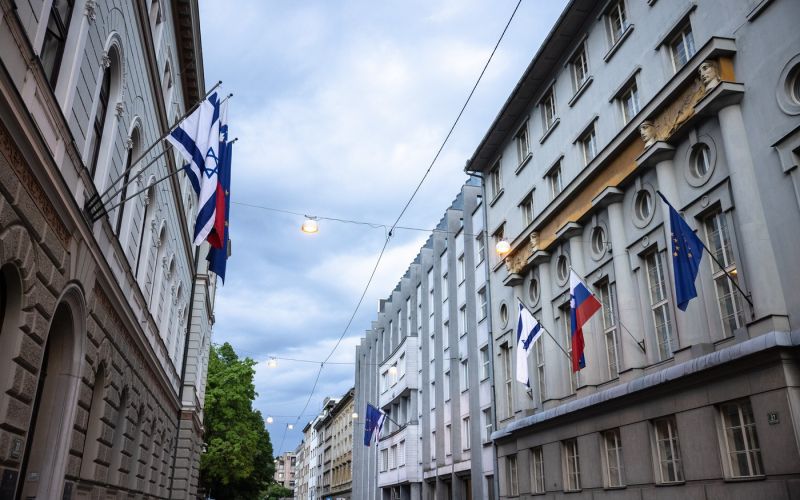 izraelska zastava, stavba vlade, 2021.jpg
