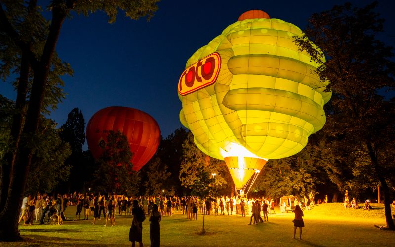 night-glow, baloni, odprto-drzavno-prvenstvo-slovenije-in-madzarske-v-letenju-s-toplozracnimi-baloni