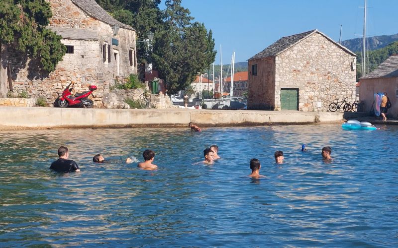 Letovanje na Hvaru za celjske otroke