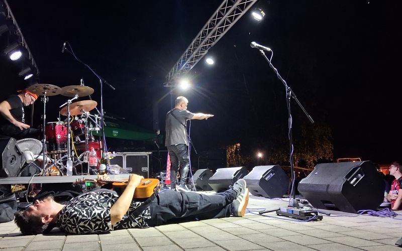 daleka-obala, koncert, mursko-sredisce, ljeto-uz-muru, festival, hrvatska-gana