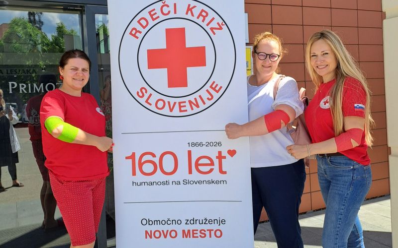 Predsednica KORK Šentjernej in sodelavki OZ RKS NM.jpg