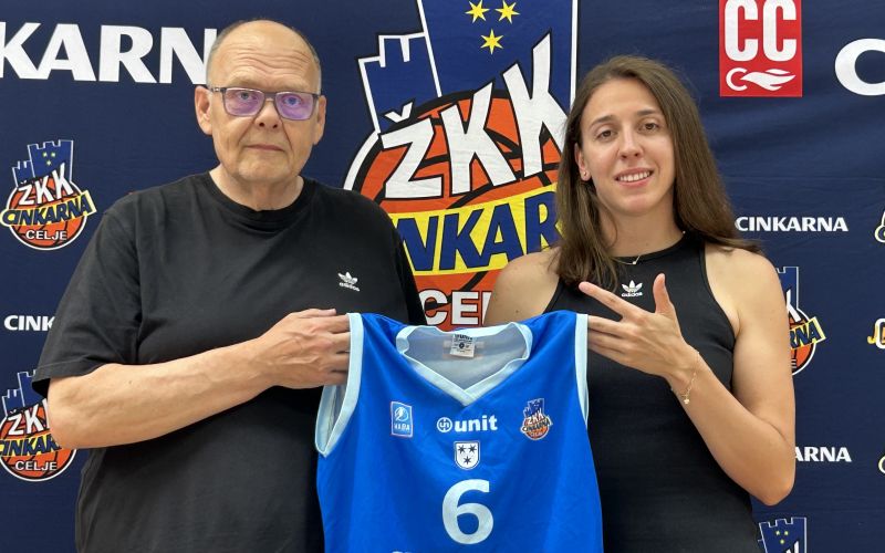 Iva Slonjšak - dres.jpg