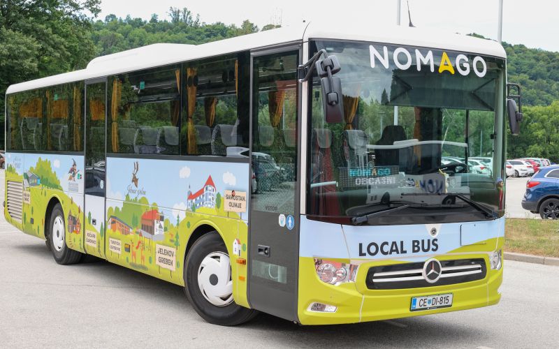 turistični avtobus 1.jpg