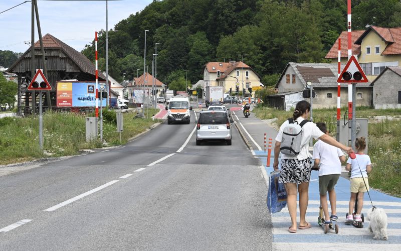 skofljica, podvoz, prehod-cez-progo, gneca, promet, prenova