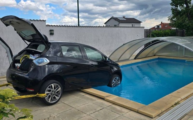 renault zoe, bazen.jpg