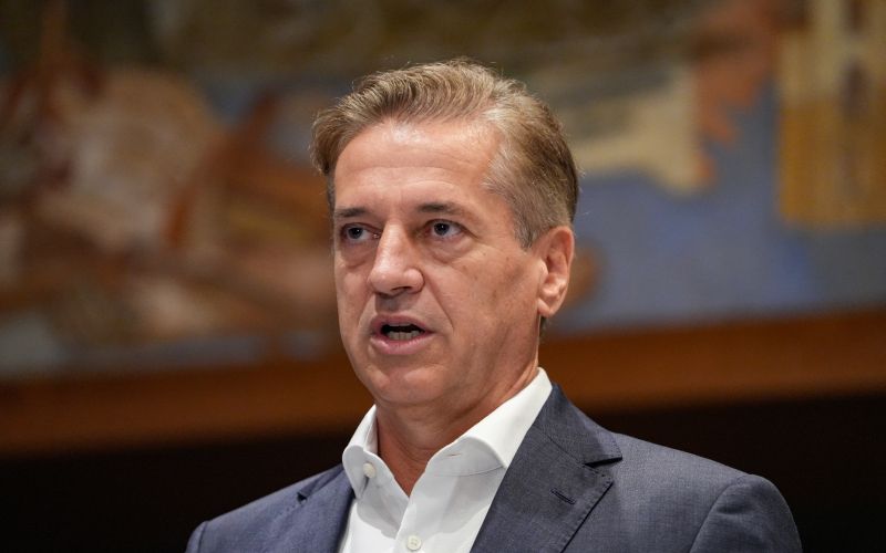 Robert Golob
