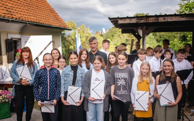 moj-svet-v-vrtincu-besed-2026