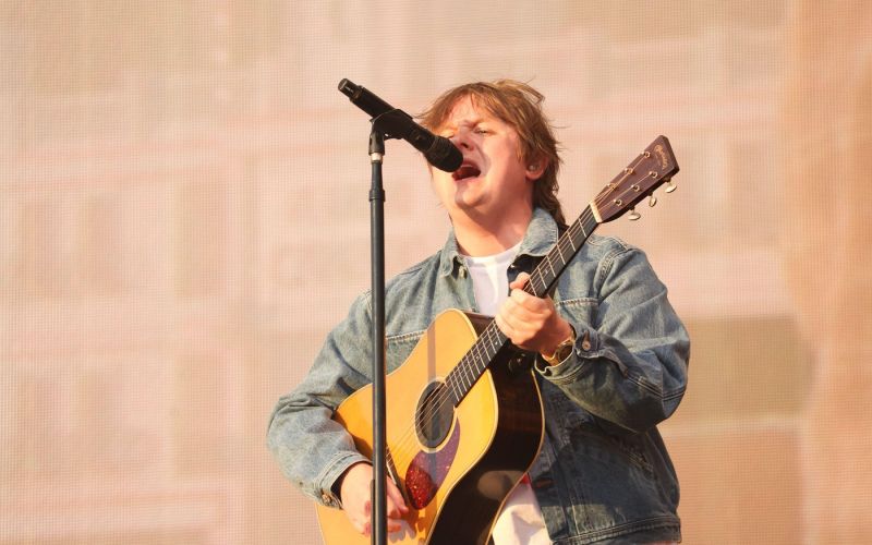 Lewis Capaldi (1).jpg