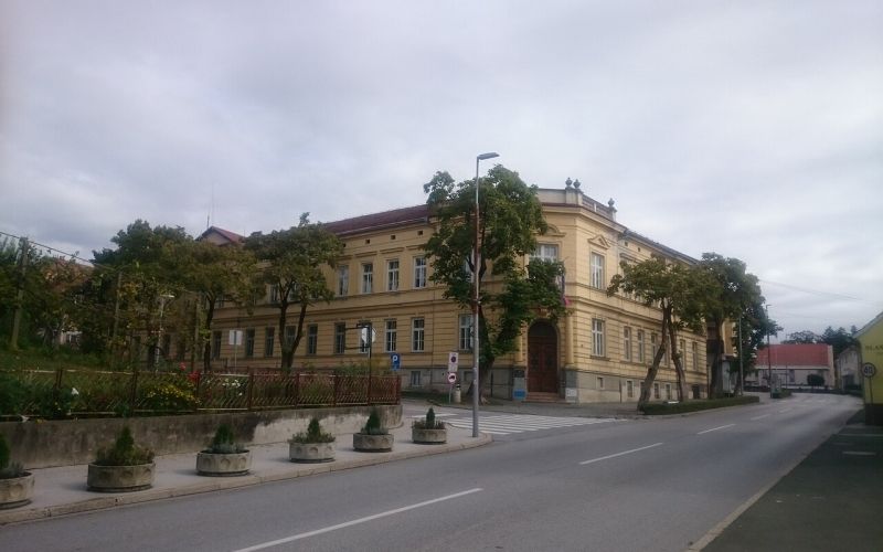 Ormoz,_town_hall.jpg