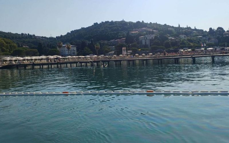 portorož, plaža, razlitje nafte.jpg