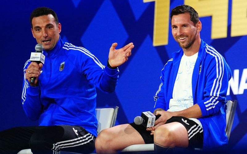 lionel scaloni in lionel messi.jpg