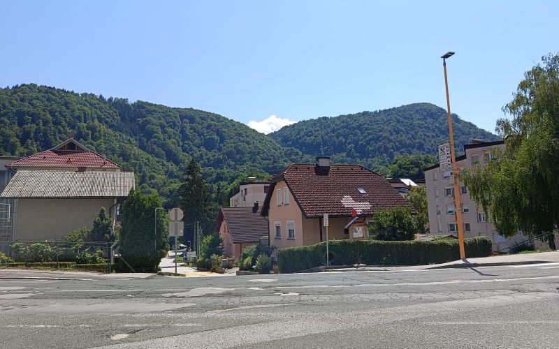 Cesta Dol 1707 26 1.jpg