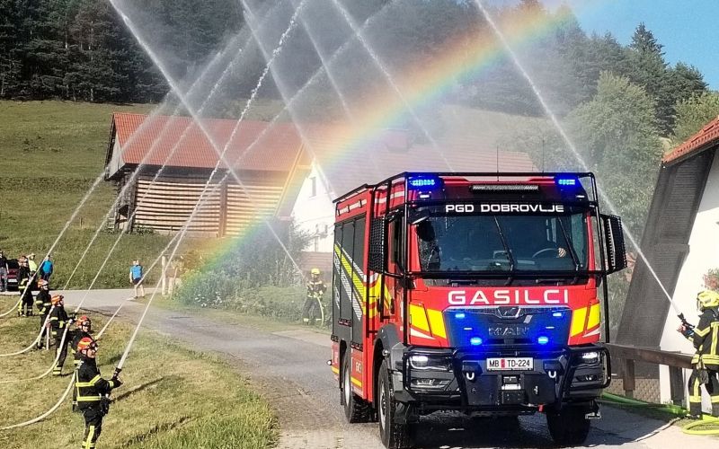 pgd-dobrovlje, gasilci, novo-vozilo, braslovce