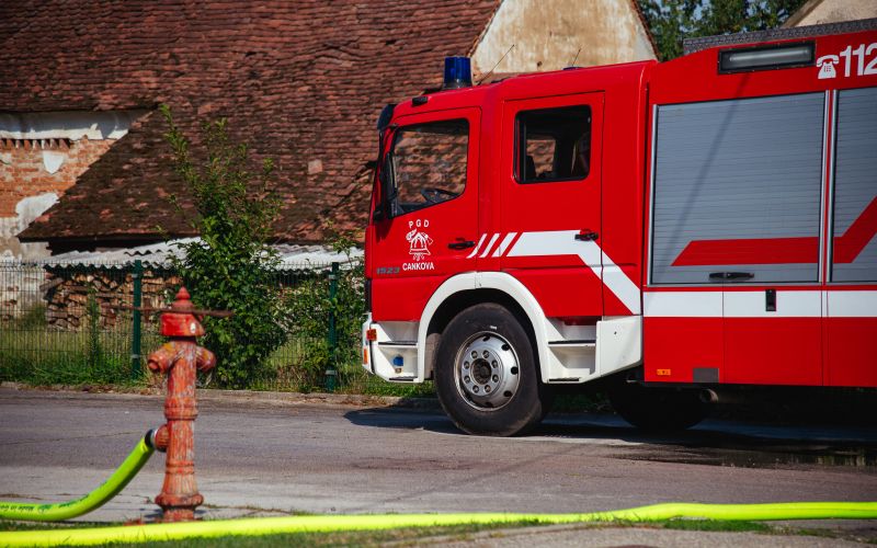 simbolična, gasilci, gasilec, 112, gašenje, gasilsko-vozilo