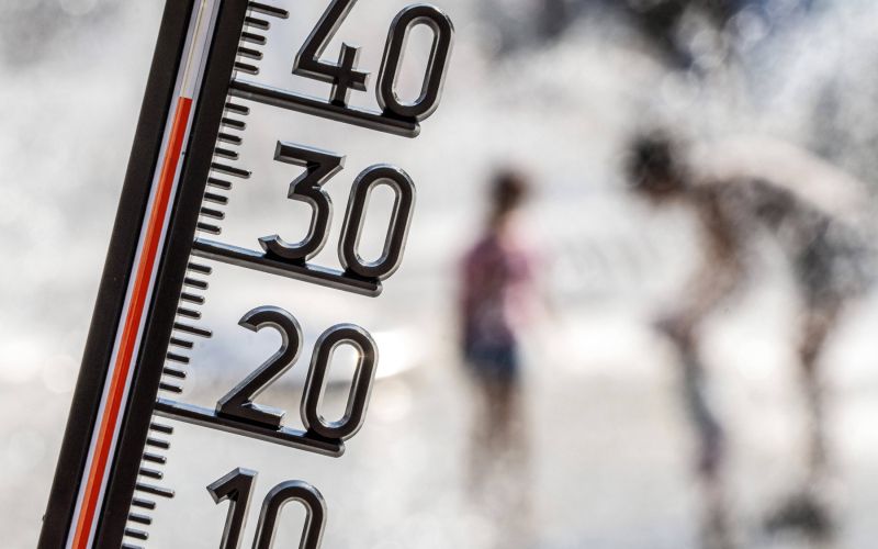 termometer 40 stopinj vročina
