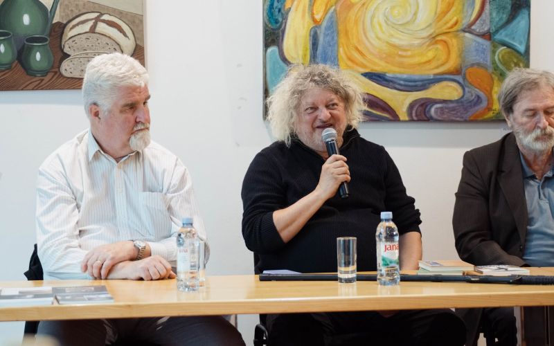 bela szomi, balint balassi, podaj že tišino, pesniška zbirka, prevajanje