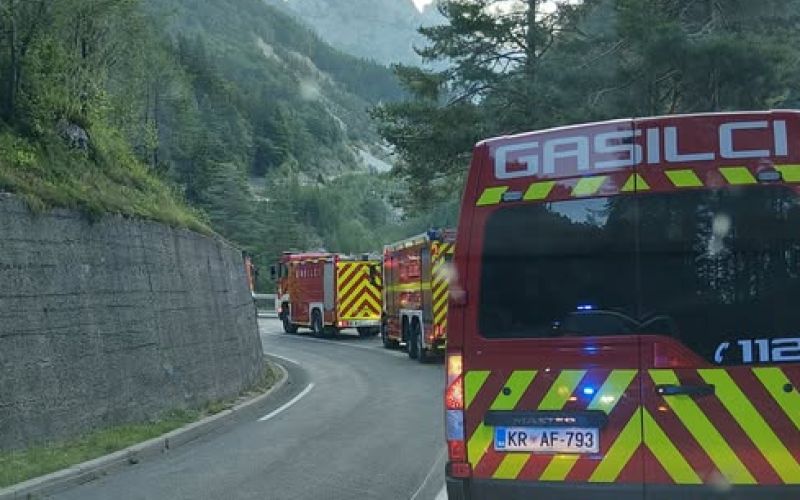 gasilski kombi, avto, gasilci