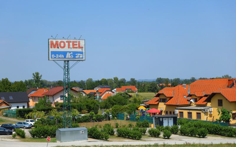 cg_turisti_hrvaska_2.jpg