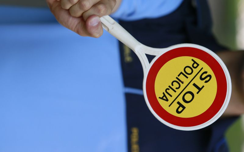 policija