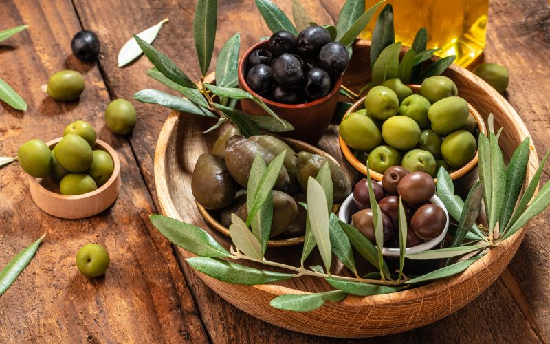 Oljka, oljčni listi, olive