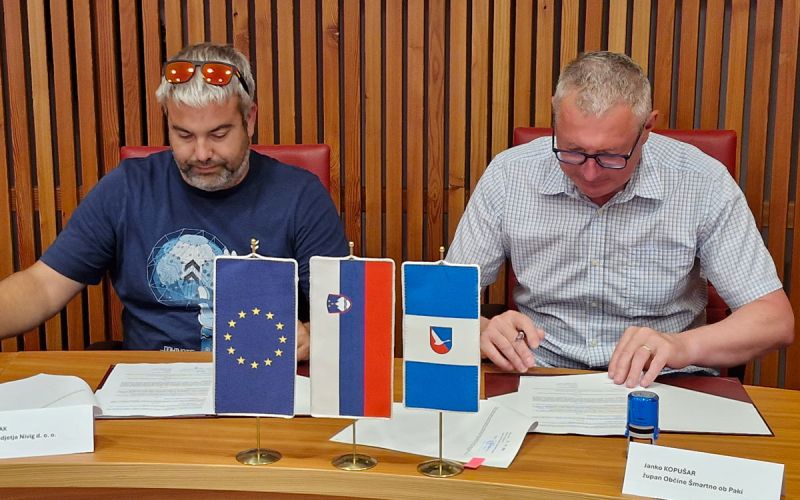 podpis-pogodbe-komunalna-opremljenost.jpg