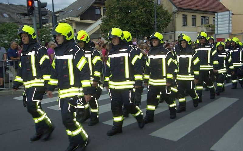 Šentjernejsko gasilstvo je lani dobilo 85 kompletnih zaščitnih oblek za operativne gasilce