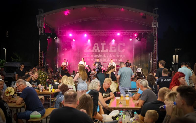 kriglfest, mednarodni-dan-piva, fontani-piv-zeleno-zlato, avtobus-hop-onhop-off