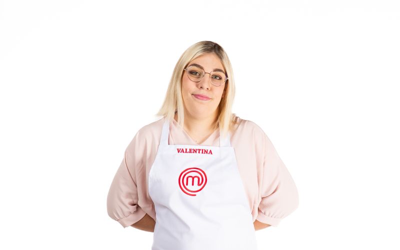 Valentina Pukšič 18 Najmlajša tekmovalka, po poklicu slaščičarka. »Preprosto kmečko dekle«,