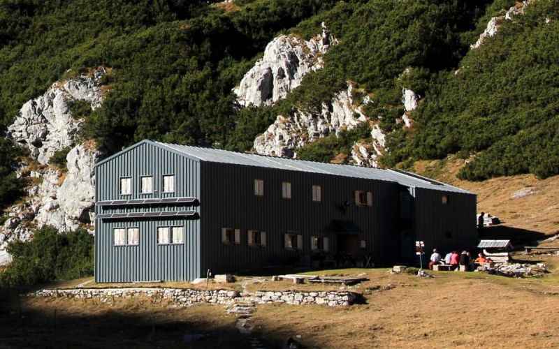Kocbekov dom manca Ogrin.JPG