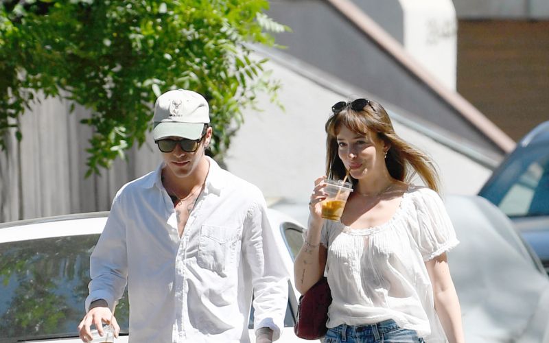 dakota johnson.jpg