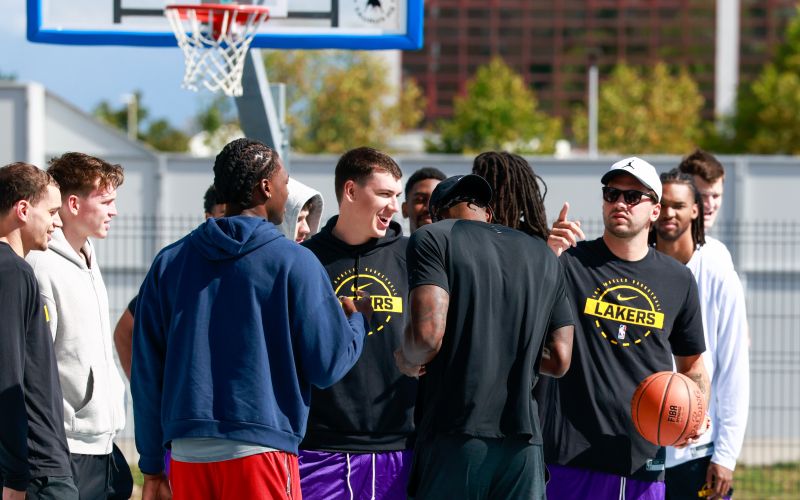 luka doncic lakers bobo.jpg