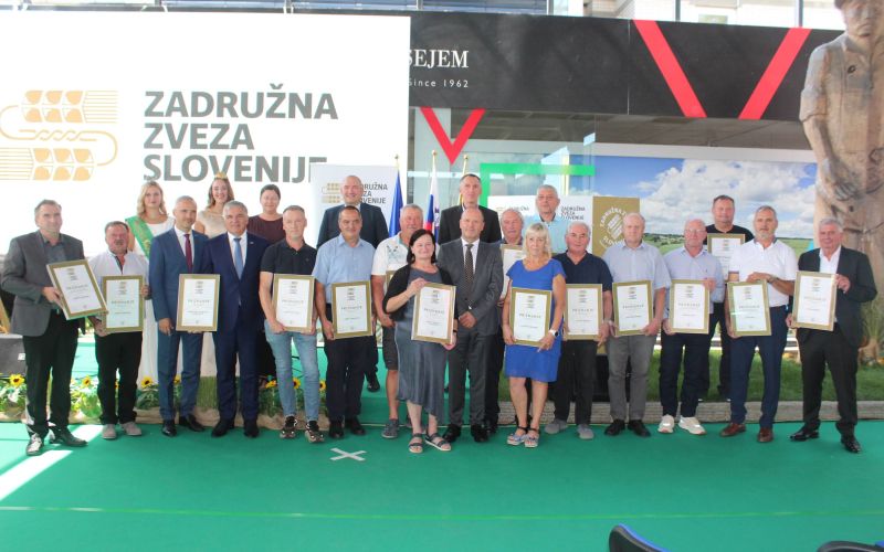 agra, zadružna zveza slovenije