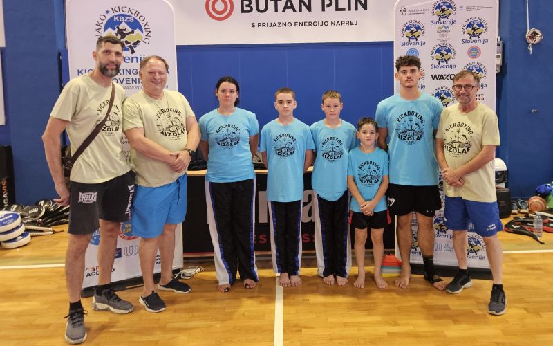 Ptujčani s trenerji v Izoli 2026-1.jpg