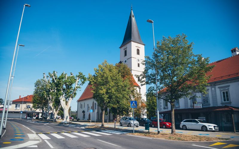 simbolična, apače, cerkev