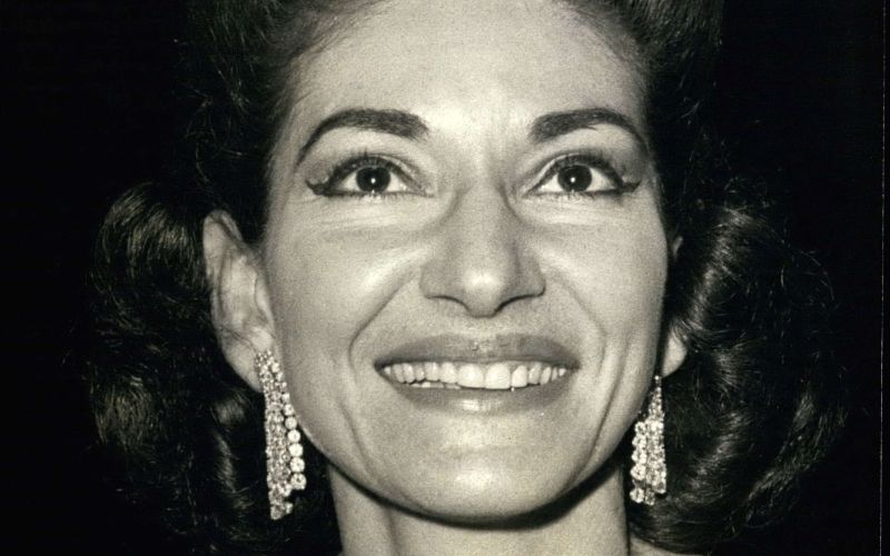 Maria Callas je bila za svet La Divina, za bleščečo podobo velike operne dive pa se je skrivala prec