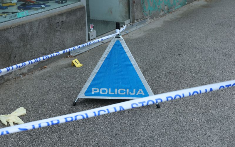 slovenska policija, policijski trak