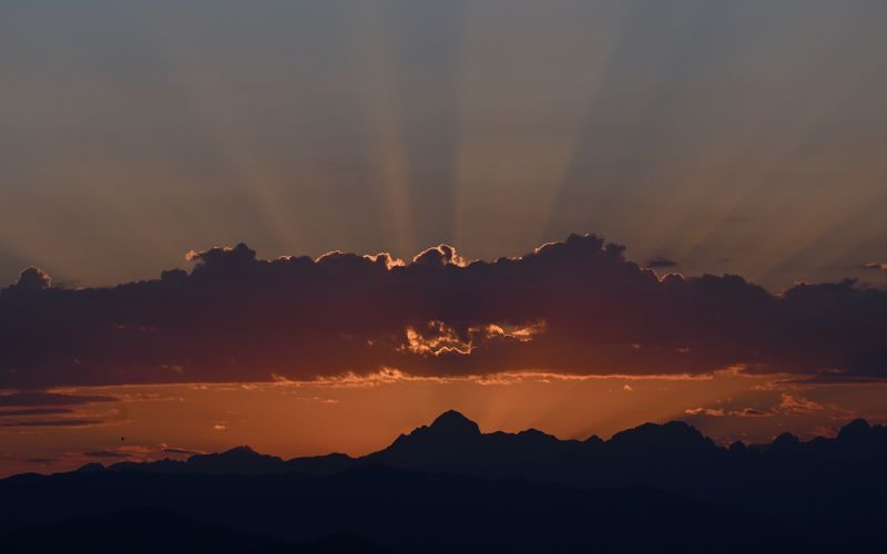 triglav, delni sončev mrk.JPG