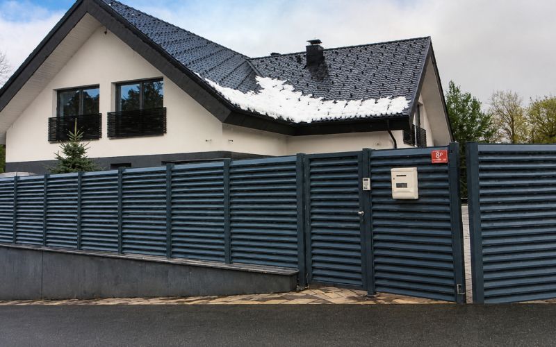 sodna-drazba, hisa