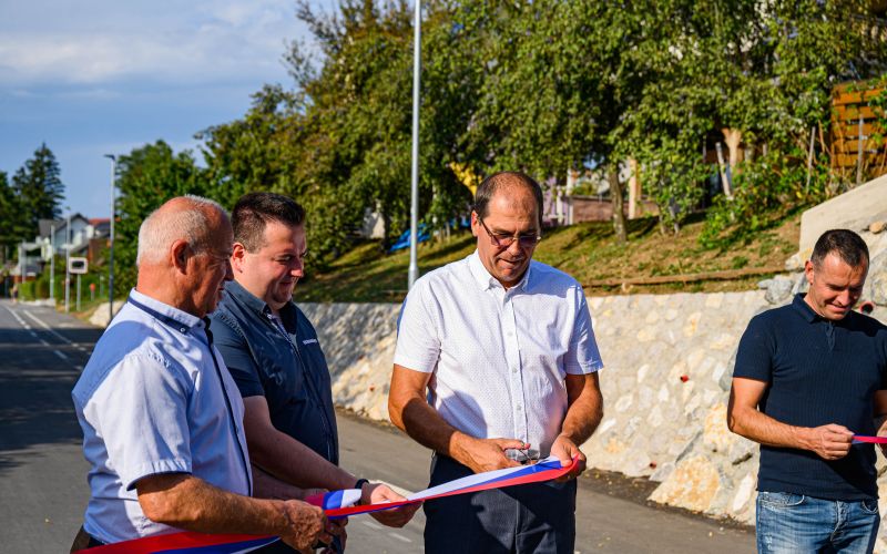 slovesno-odprtje-prenovljene-ceste-na-krisko-polzevski-planoti