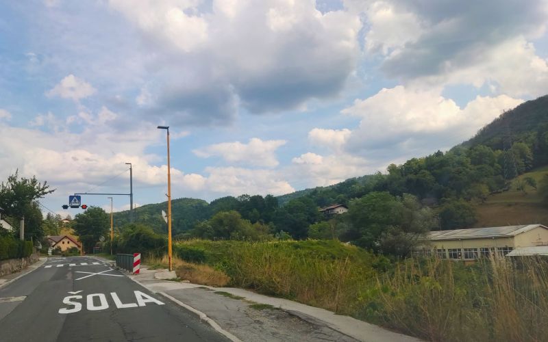 Hrastnik cesta Dol.jpg