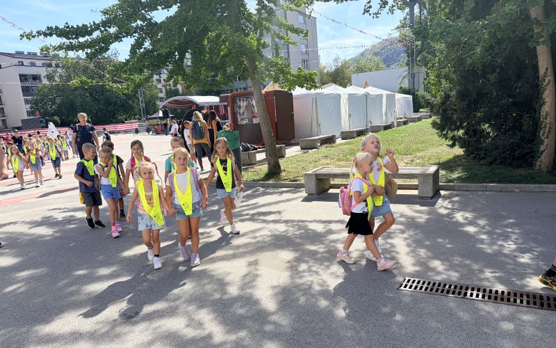prvošolci1.jpeg