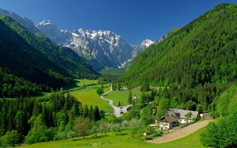 logar_valley_green.jpg